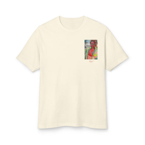 Selfie of Samantha heavyweight cotton tee